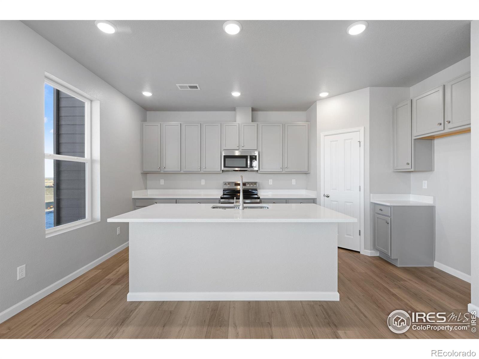 MLS Image #5 for 6765  utica circle,firestone, Colorado