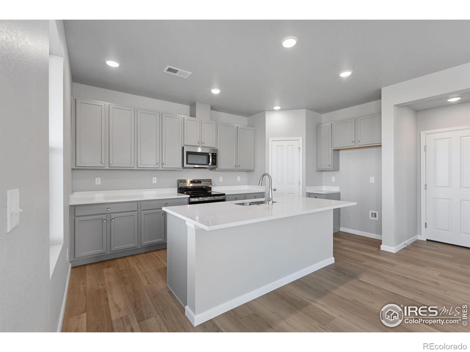 MLS Image #6 for 6765  utica circle,firestone, Colorado