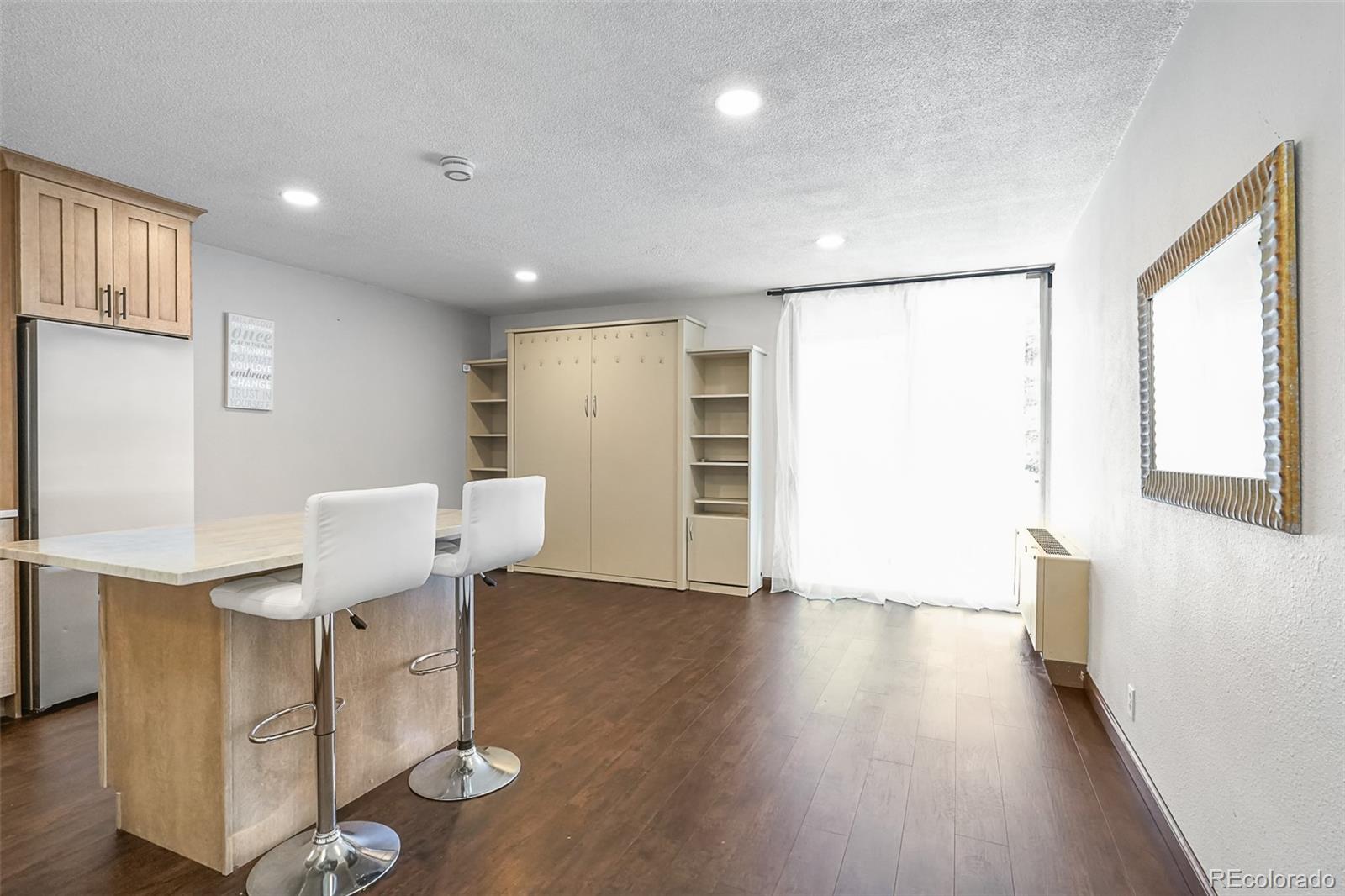 MLS Image #4 for 2500 s york street,denver, Colorado