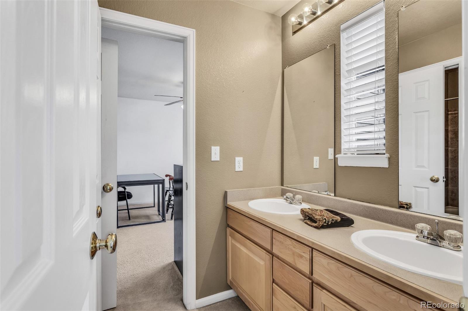 MLS Image #15 for 90 s trenton street,denver, Colorado