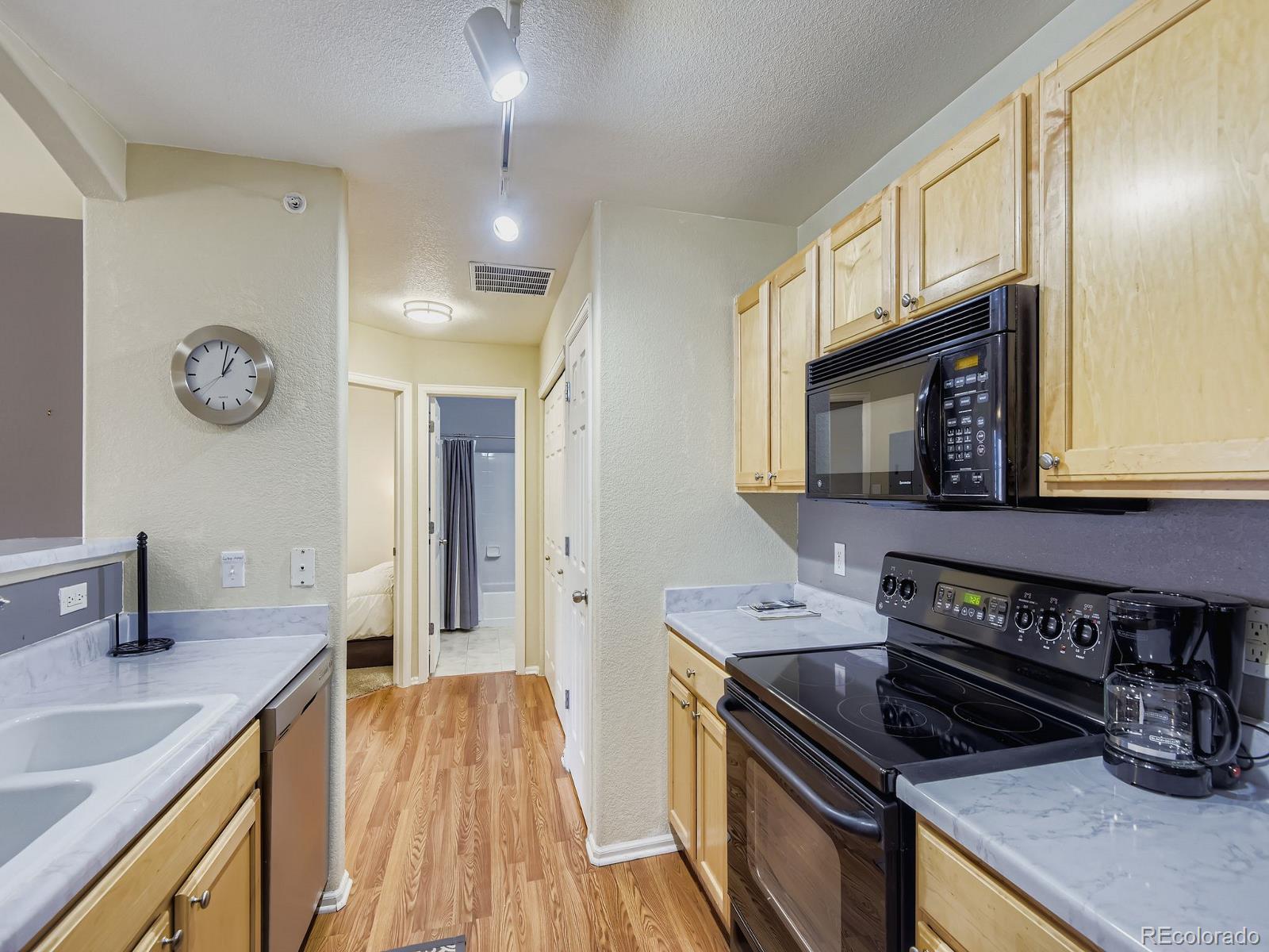 MLS Image #10 for 5255  memphis street,denver, Colorado