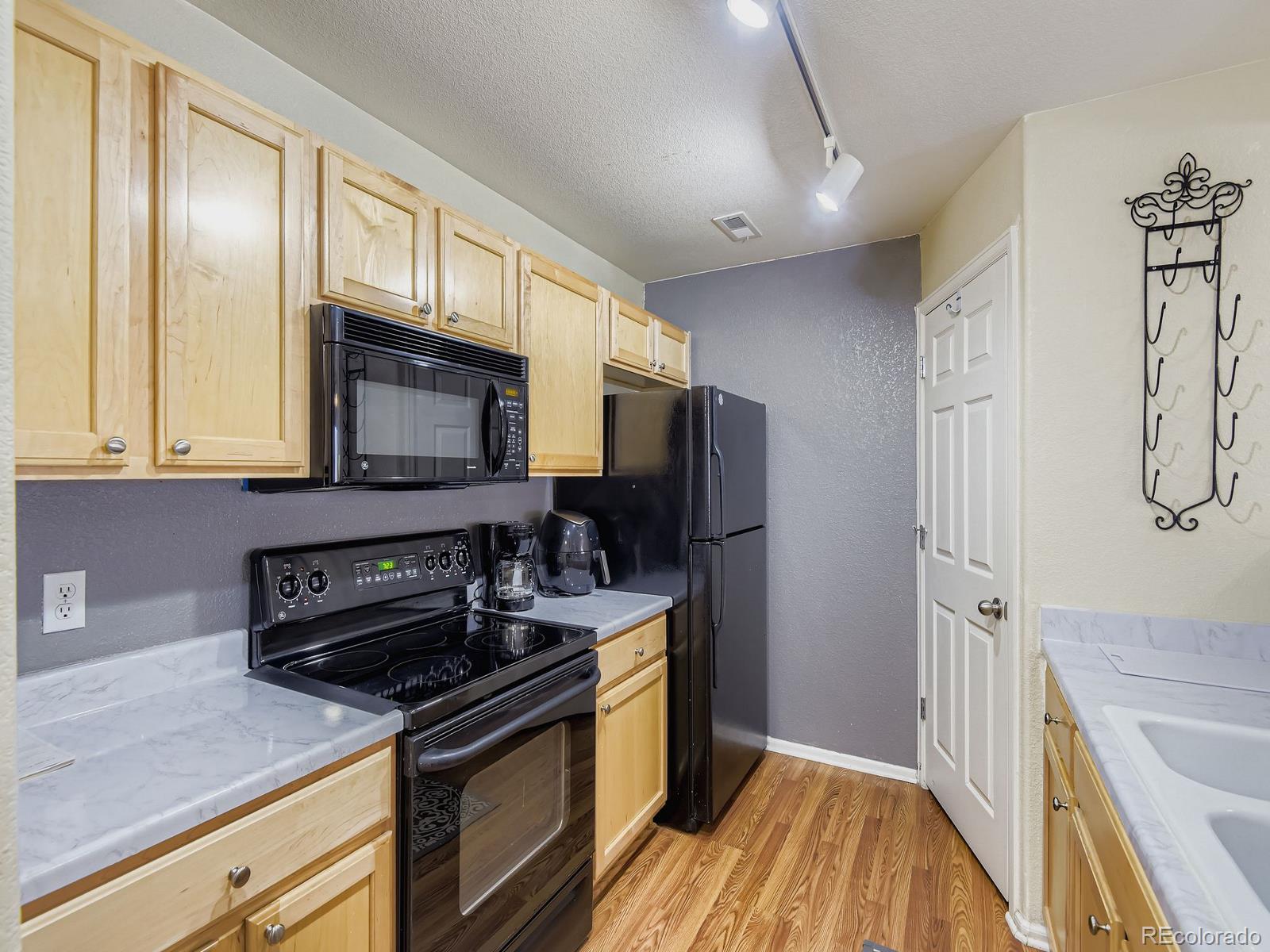 MLS Image #11 for 5255  memphis street,denver, Colorado