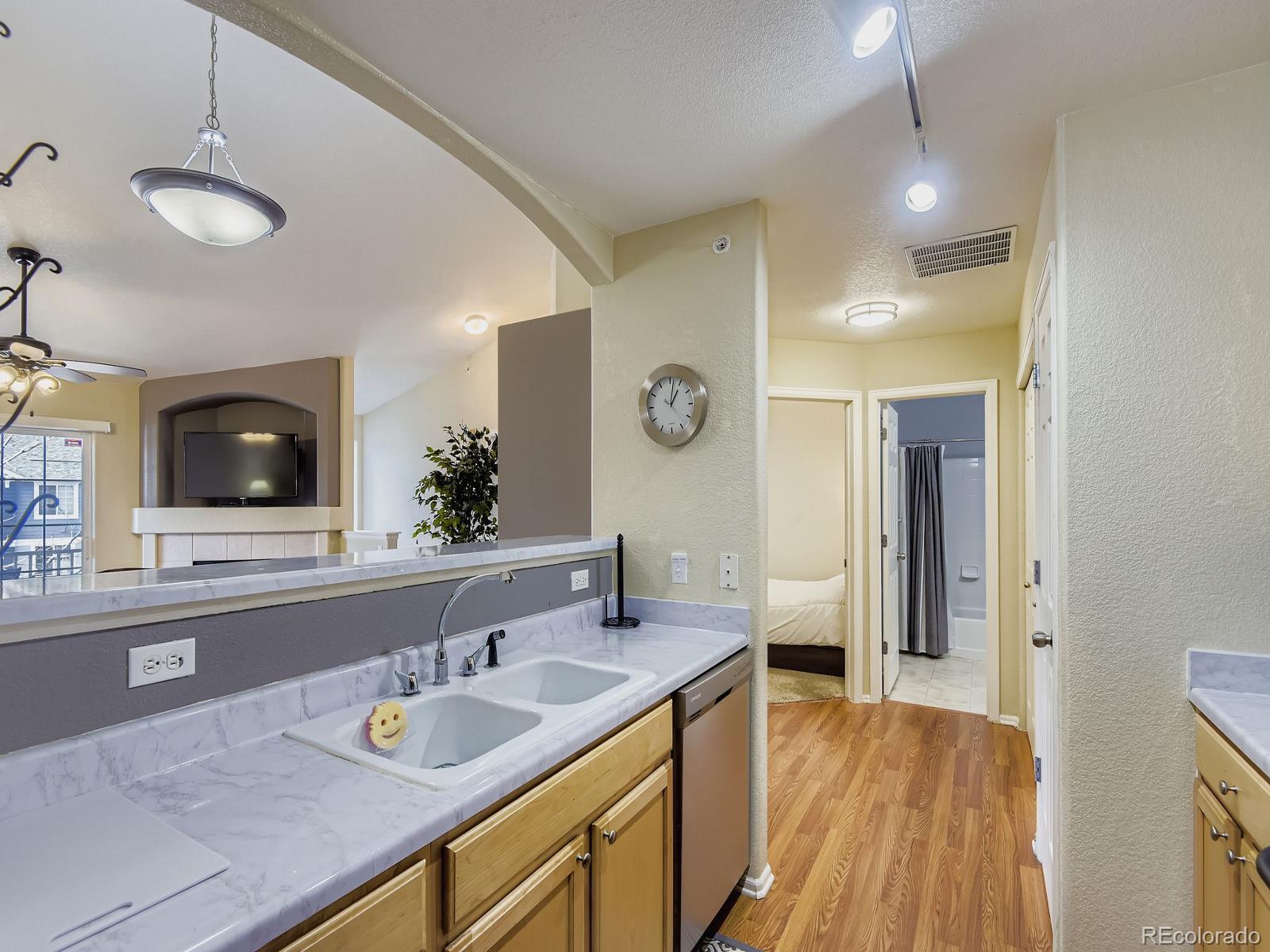 MLS Image #8 for 5255  memphis street,denver, Colorado