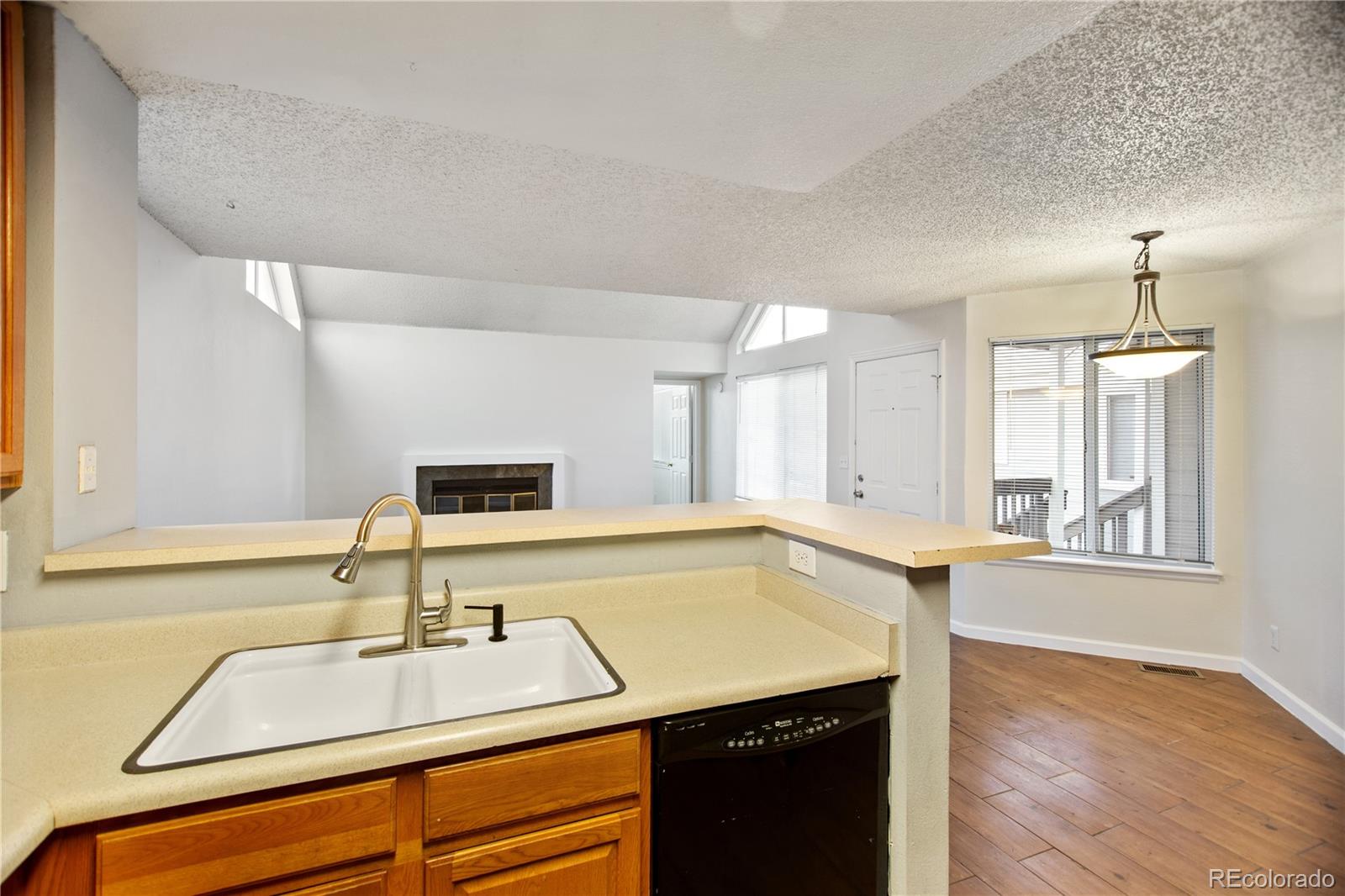 MLS Image #7 for 12404 e tennessee circle,aurora, Colorado