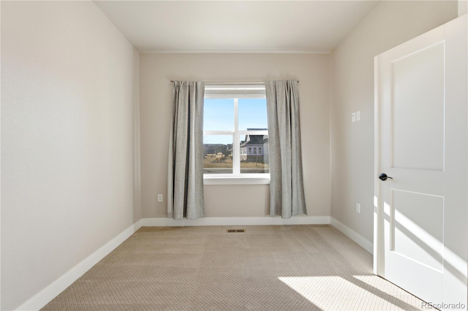 MLS Image #16 for 1908  tidewater lane,windsor, Colorado