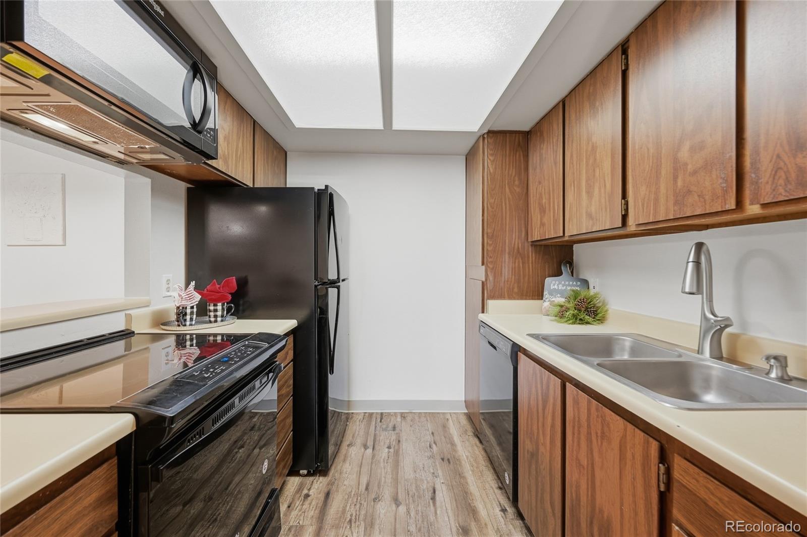 MLS Image #8 for 4681 s decatur street,englewood, Colorado