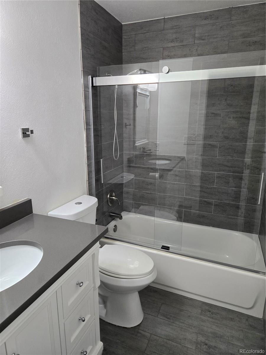 MLS Image #16 for 1050 s monaco parkway,denver, Colorado