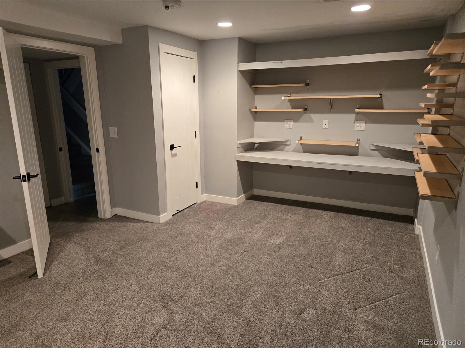 MLS Image #19 for 1050 s monaco parkway,denver, Colorado