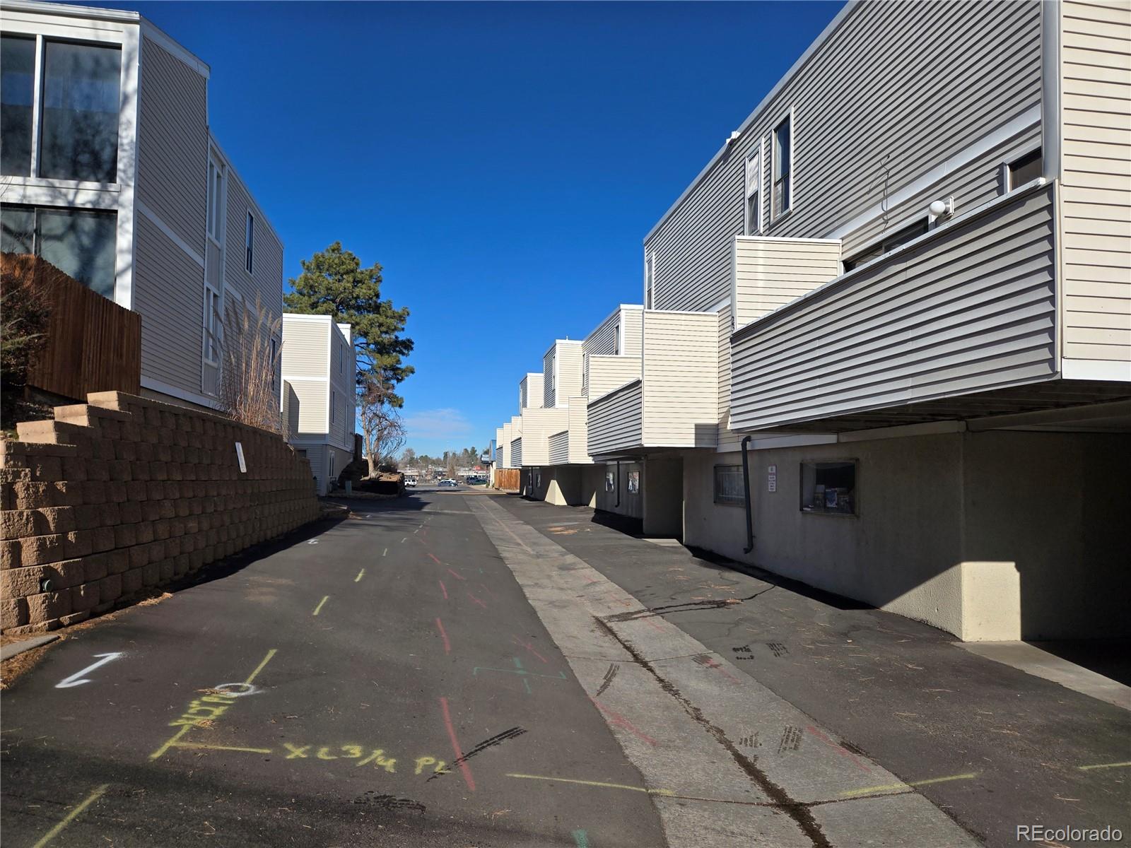 MLS Image #21 for 1050 s monaco parkway,denver, Colorado