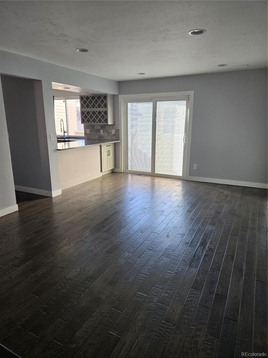 MLS Image #3 for 1050 s monaco parkway,denver, Colorado