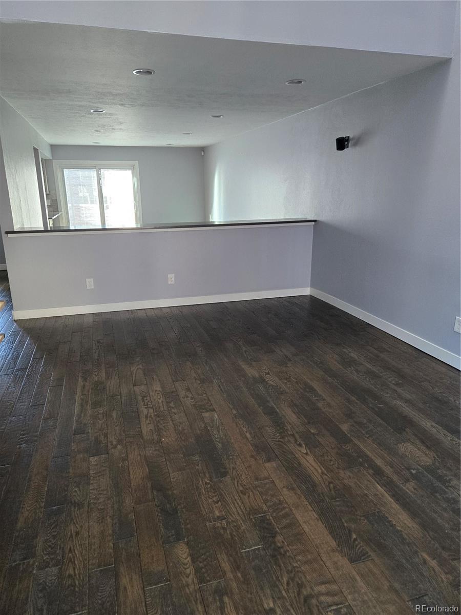 MLS Image #4 for 1050 s monaco parkway,denver, Colorado