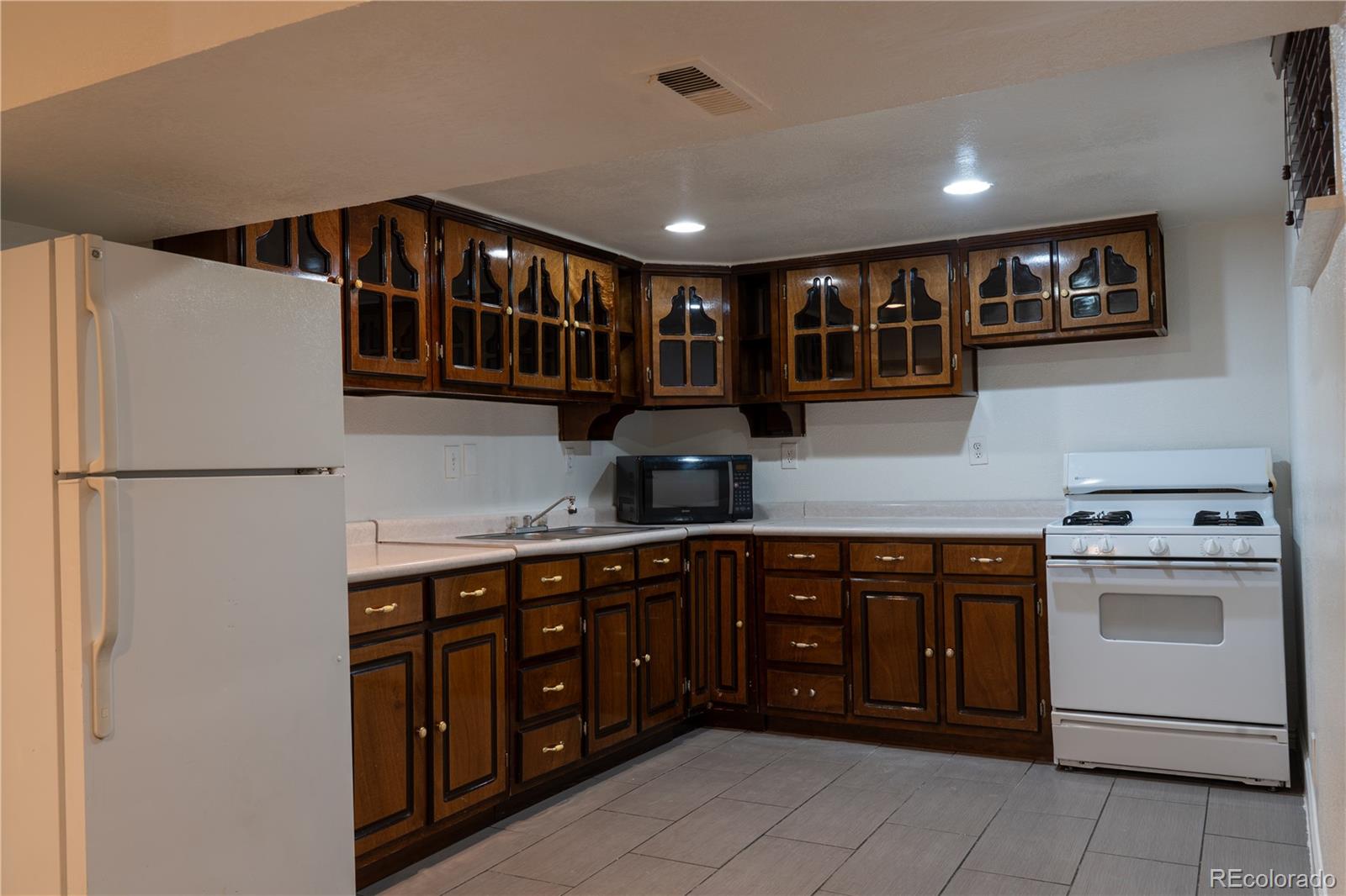 MLS Image #16 for 695 s bryant street,denver, Colorado