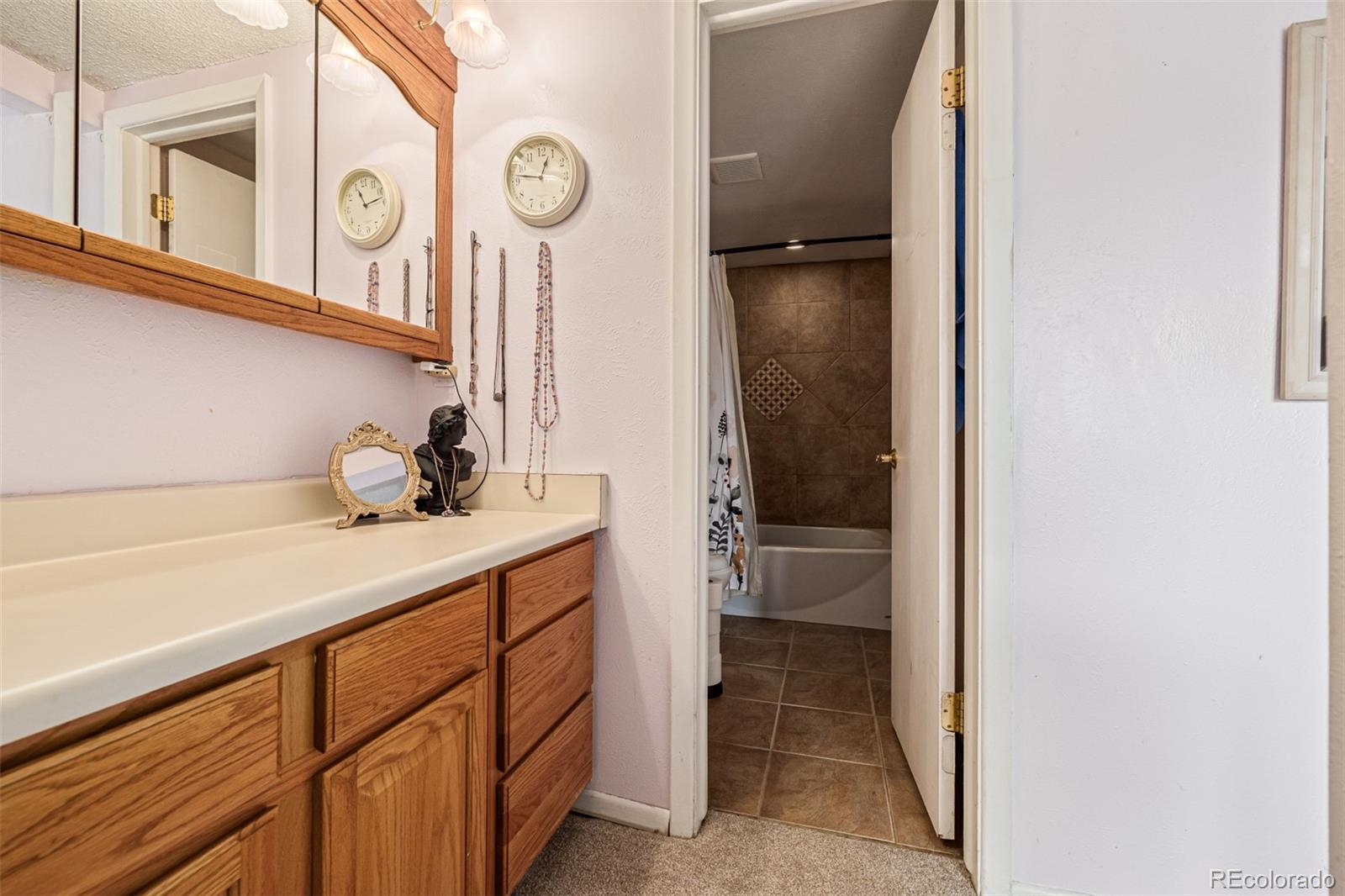 MLS Image #17 for 4233 e maplewood way,centennial, Colorado