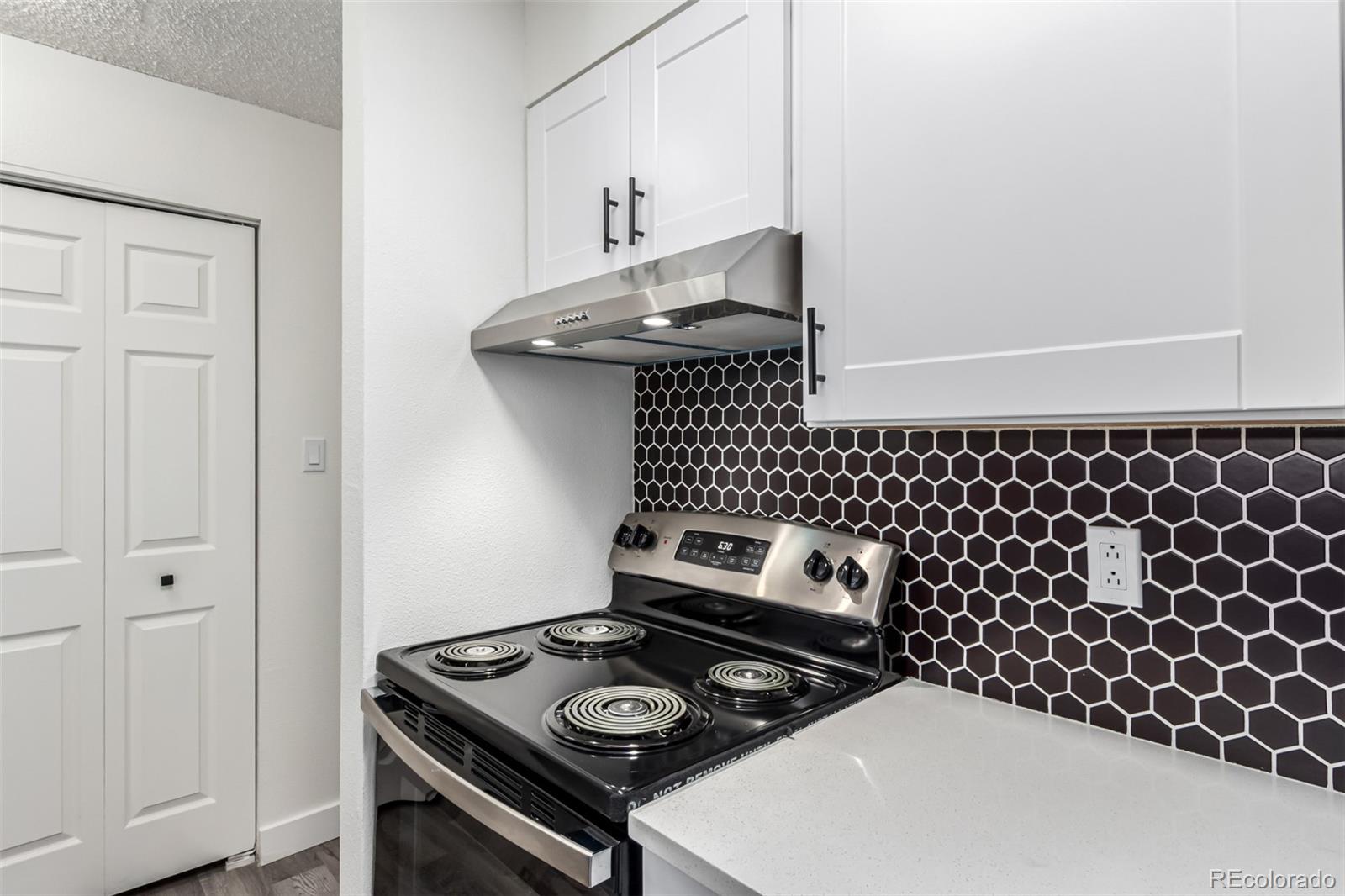 MLS Image #1 for 50 e highline circle,centennial, Colorado