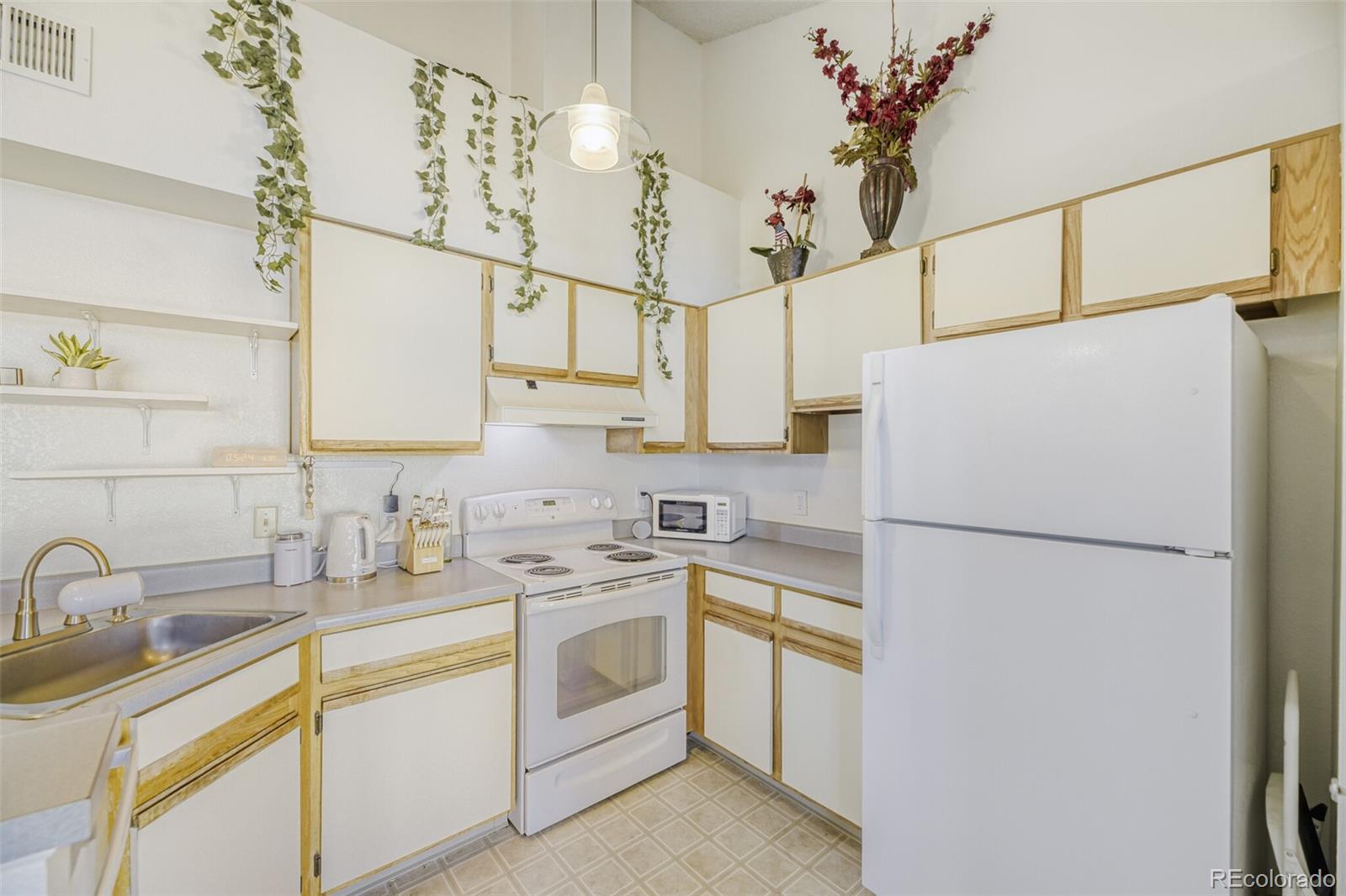 MLS Image #9 for 4760 s wadsworth boulevard d303,littleton, Colorado