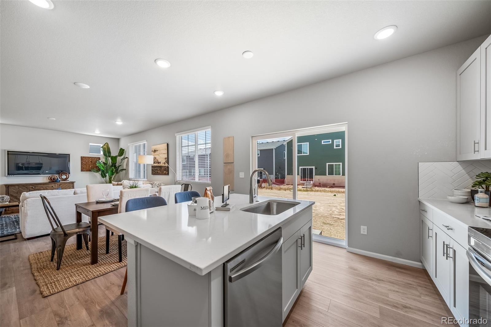 MLS Image #11 for 3880 n tempe street,aurora, Colorado