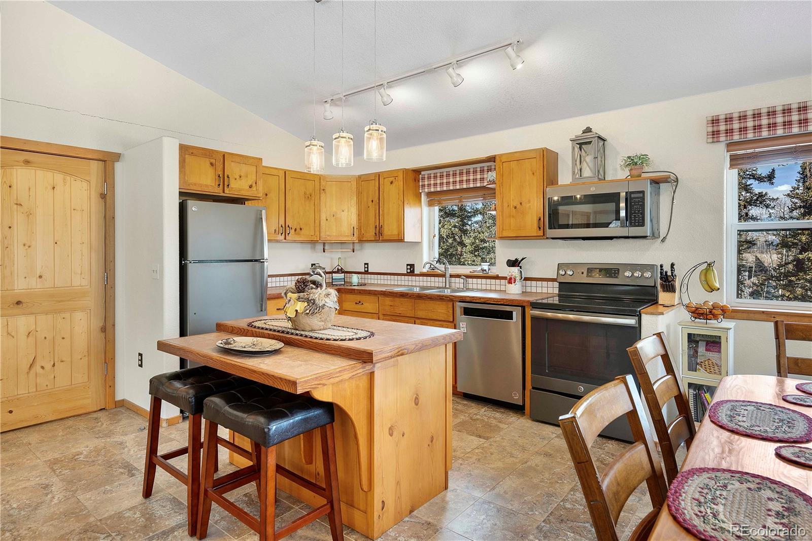MLS Image #11 for 47  piaute way,jefferson, Colorado
