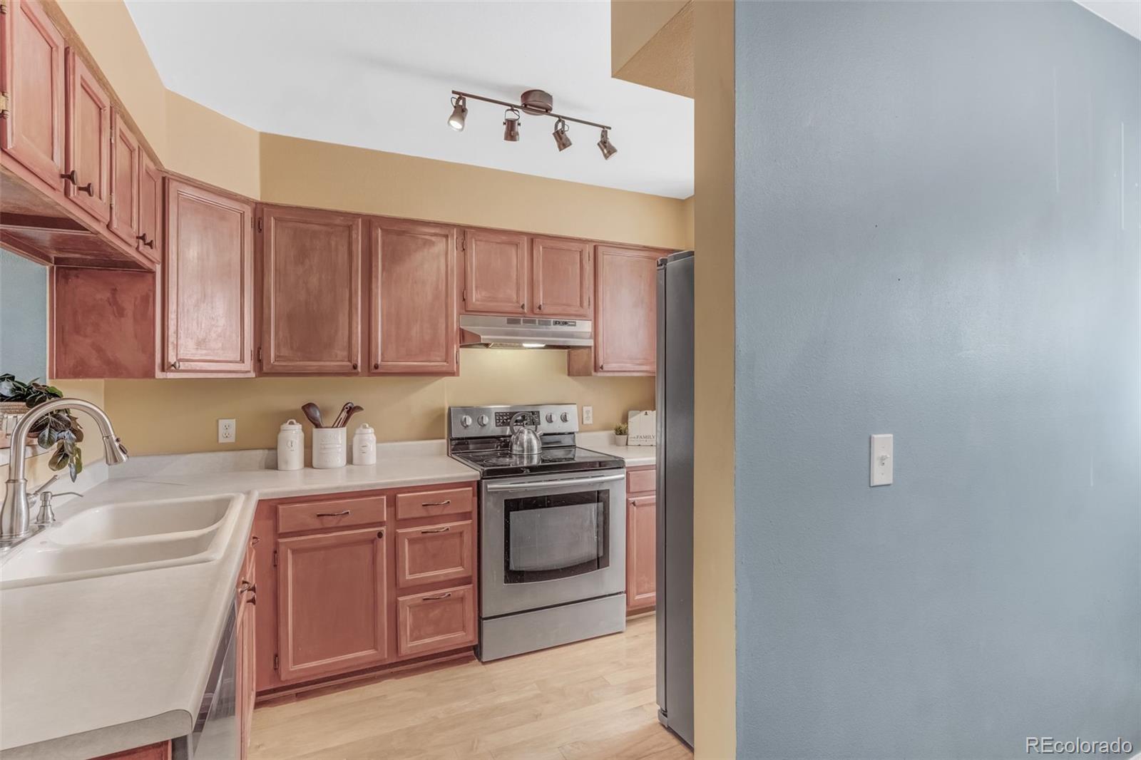 MLS Image #4 for 10142 w dartmouth avenue,lakewood, Colorado