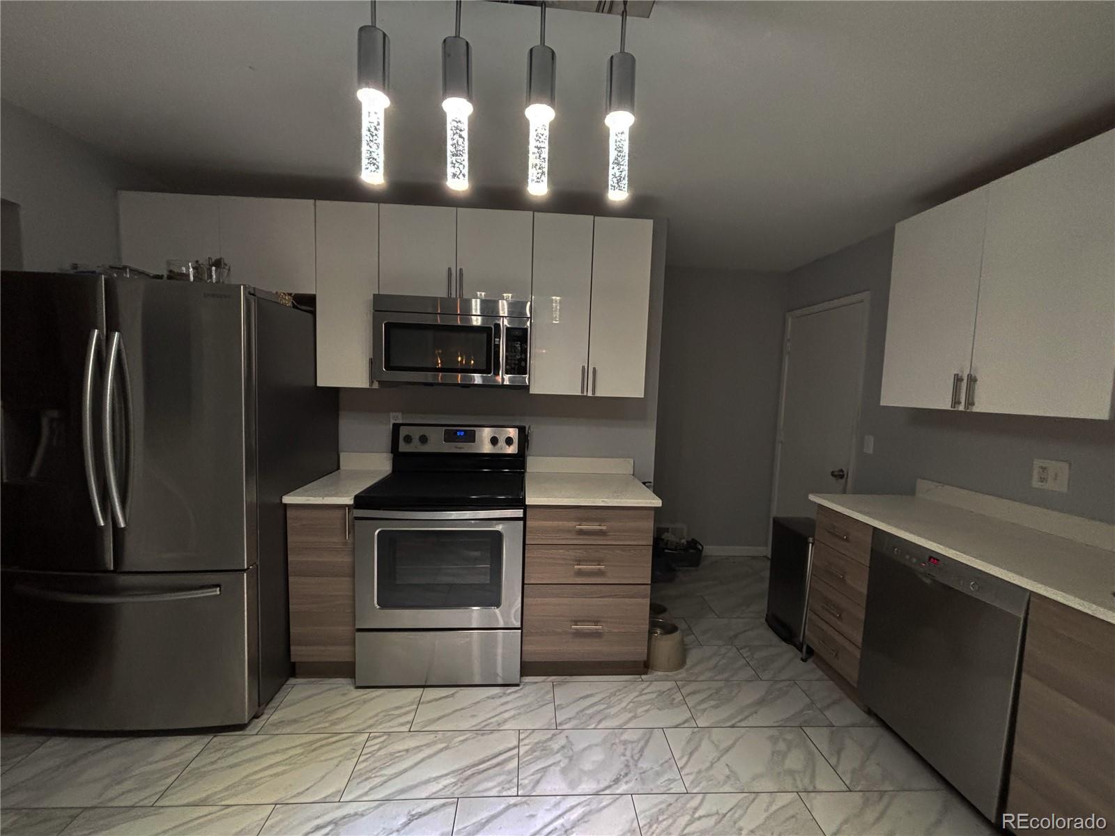 MLS Image #15 for 2704 s zurich court,denver, Colorado
