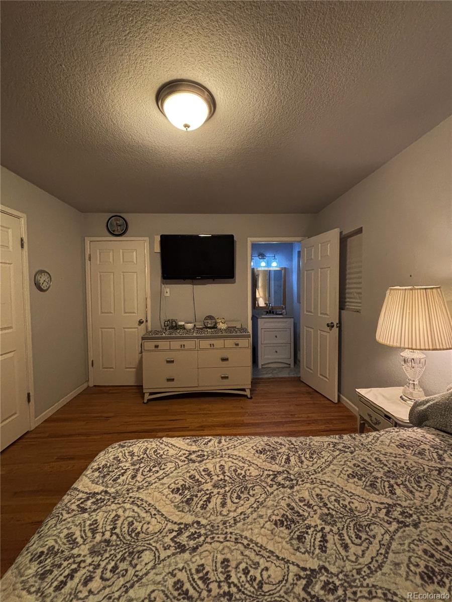 MLS Image #19 for 2704 s zurich court,denver, Colorado