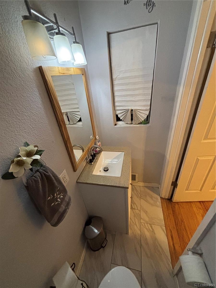 MLS Image #20 for 2704 s zurich court,denver, Colorado