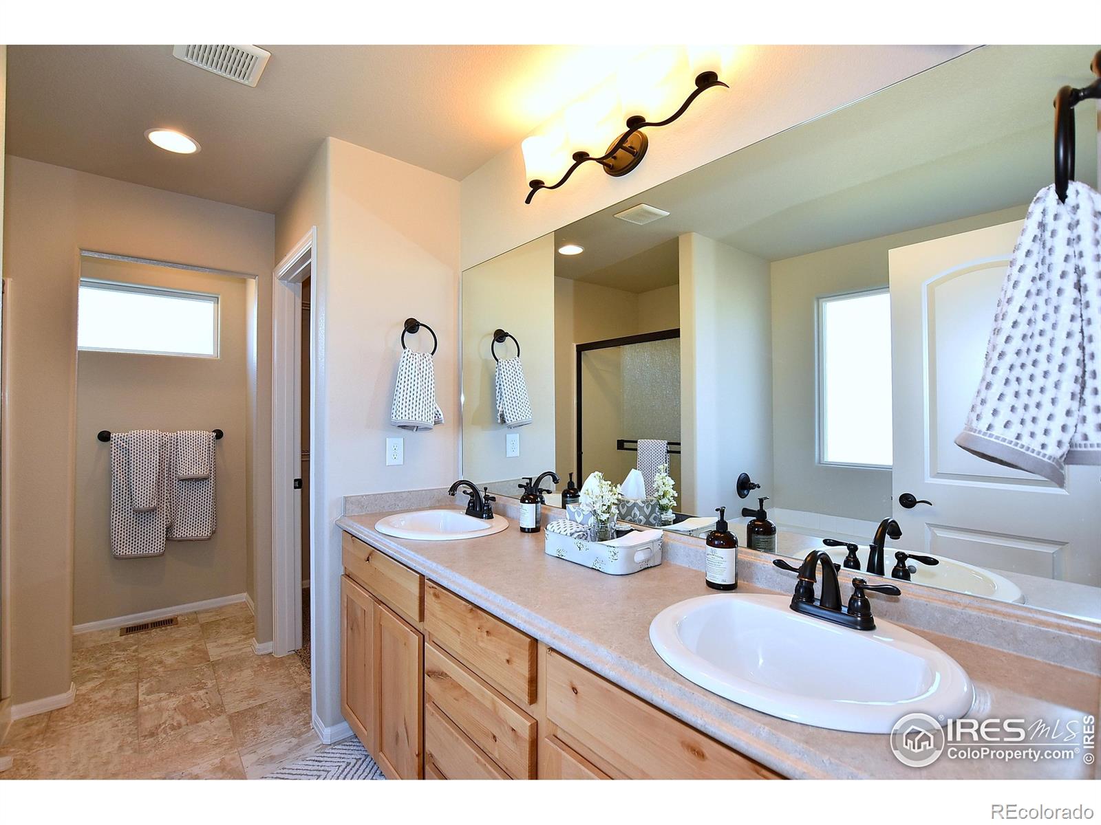 MLS Image #33 for 2413  jasmine lane,johnstown, Colorado