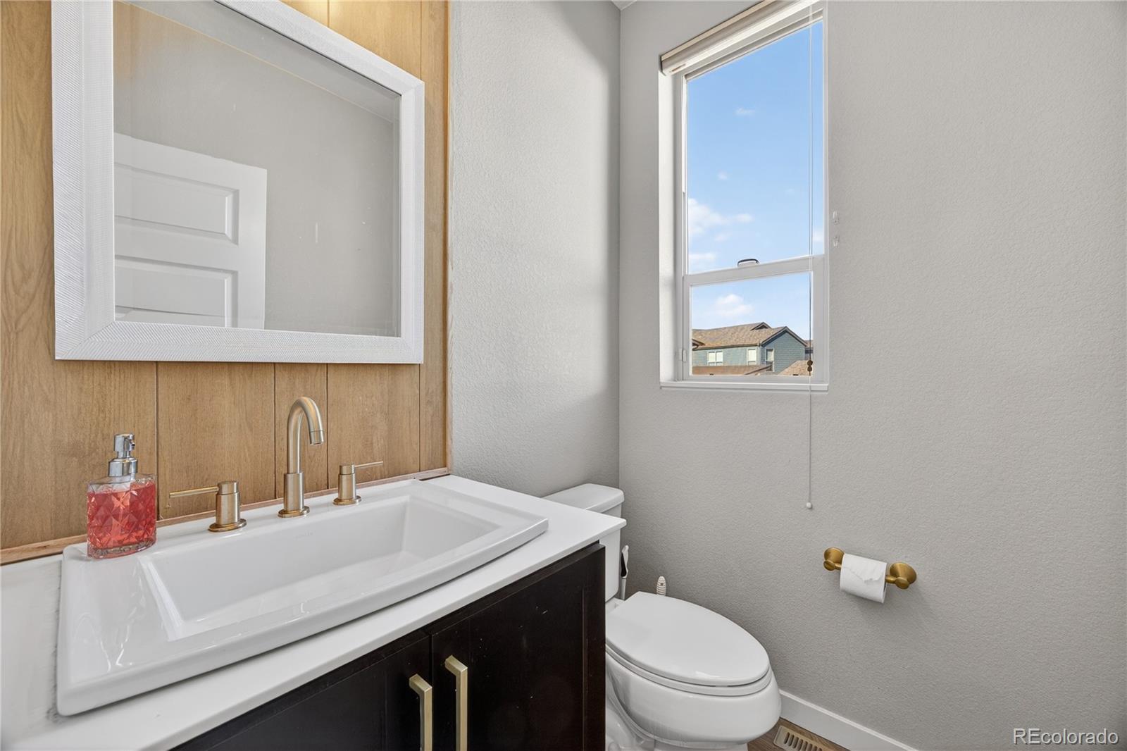 MLS Image #10 for 7959 e 54th place,denver, Colorado