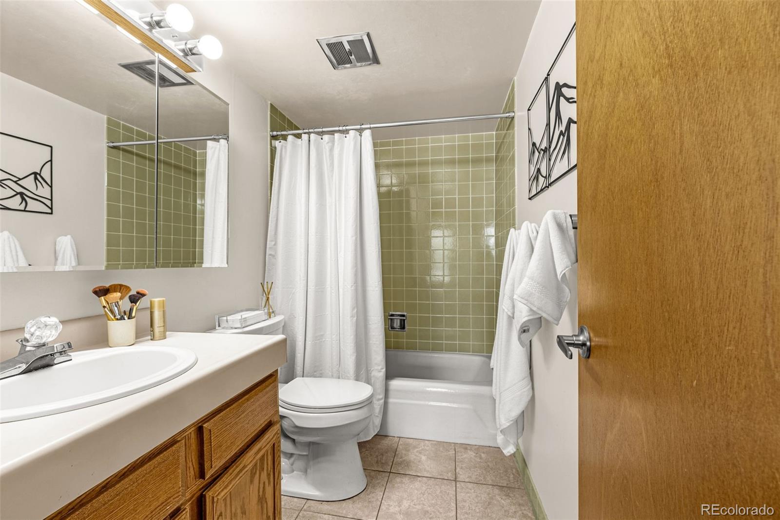 MLS Image #17 for 777  saturn drive,colorado springs, Colorado