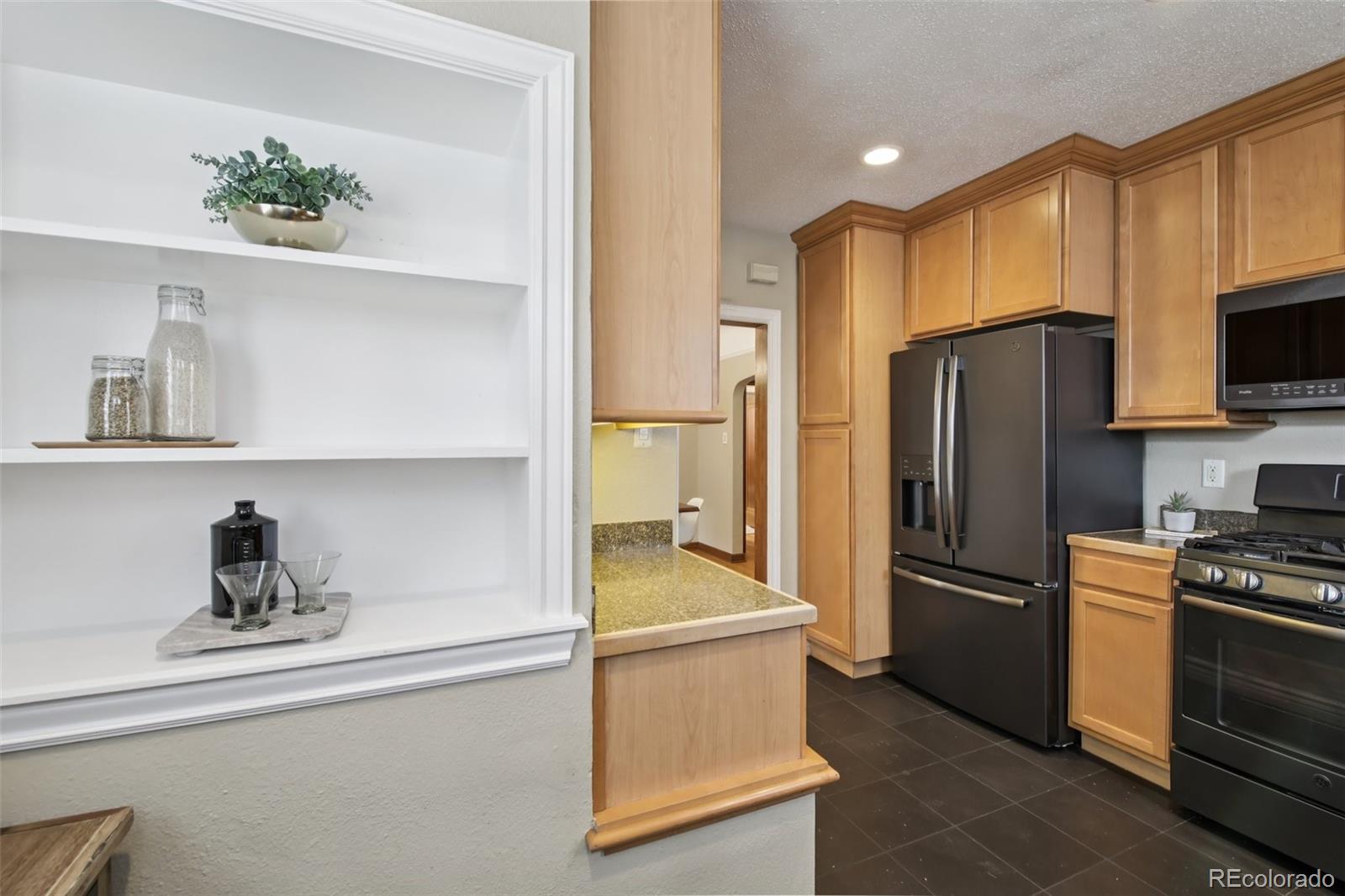MLS Image #11 for 1325 n monaco parkway,denver, Colorado