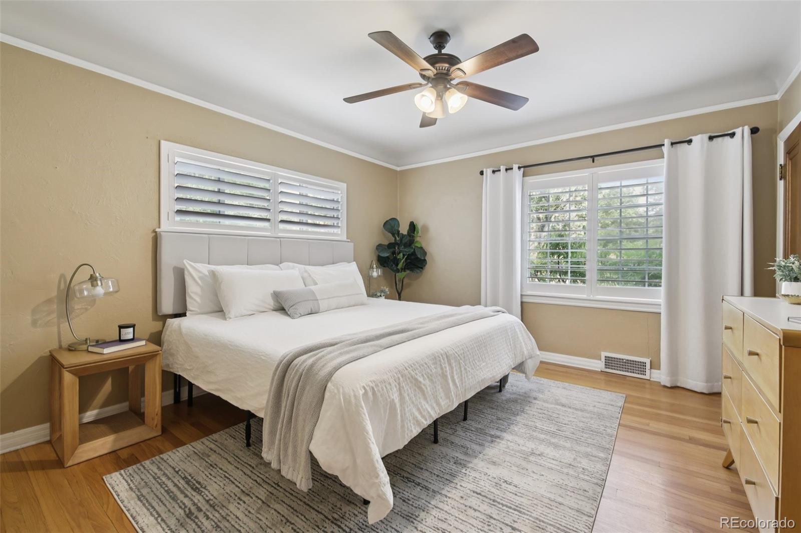 MLS Image #13 for 1325 n monaco parkway,denver, Colorado