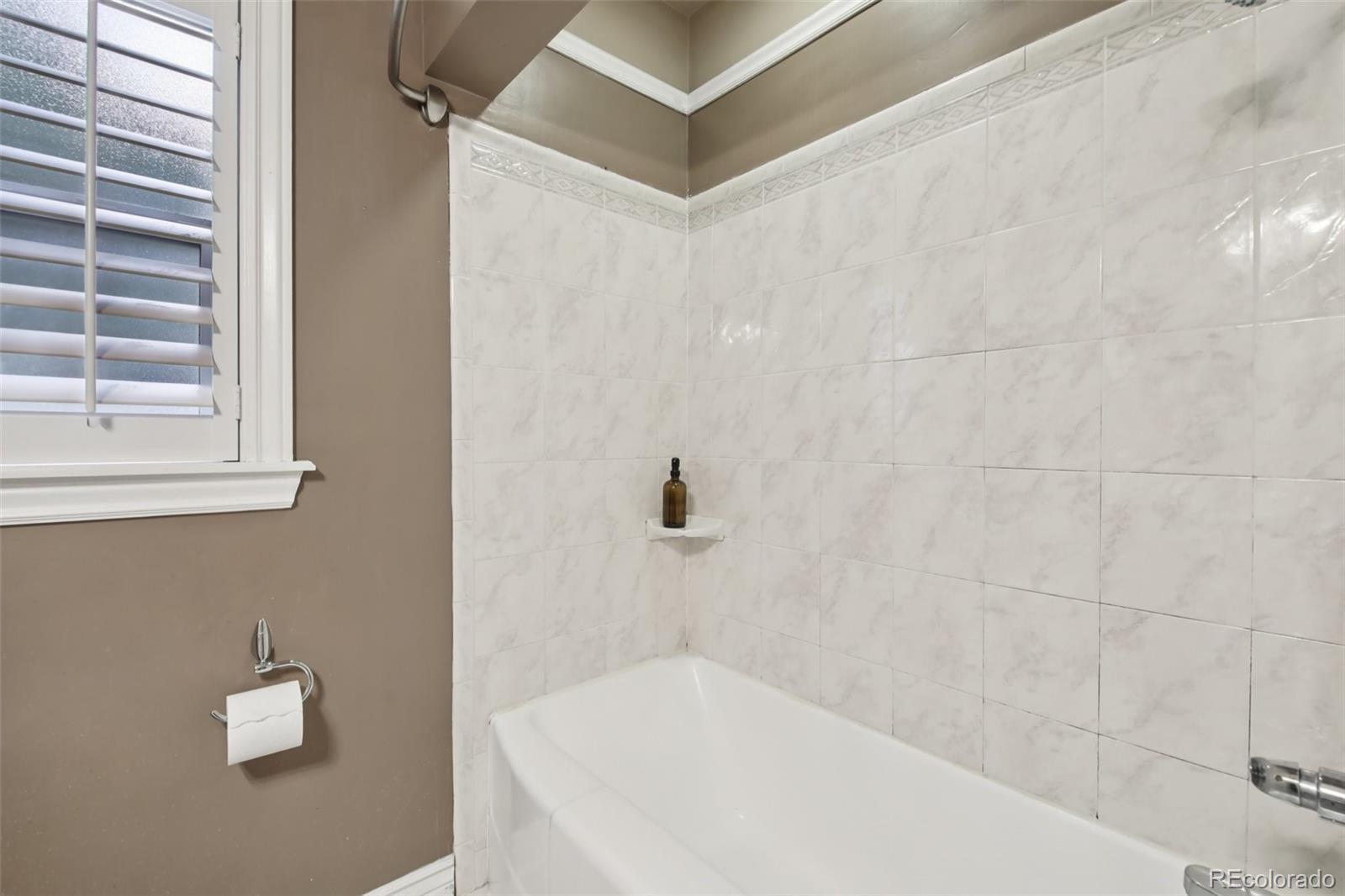 MLS Image #18 for 1325 n monaco parkway,denver, Colorado
