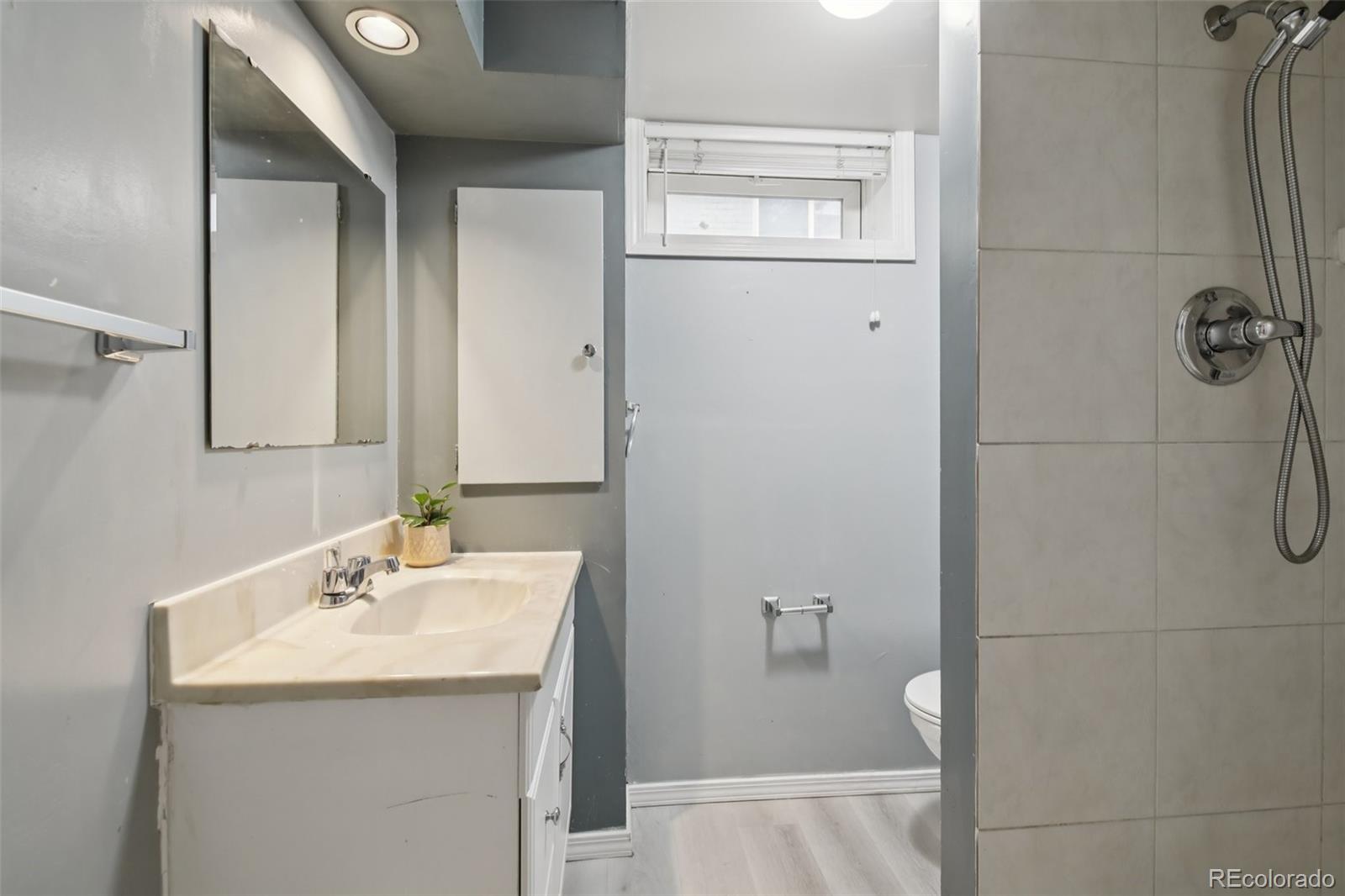 MLS Image #26 for 1325 n monaco parkway,denver, Colorado