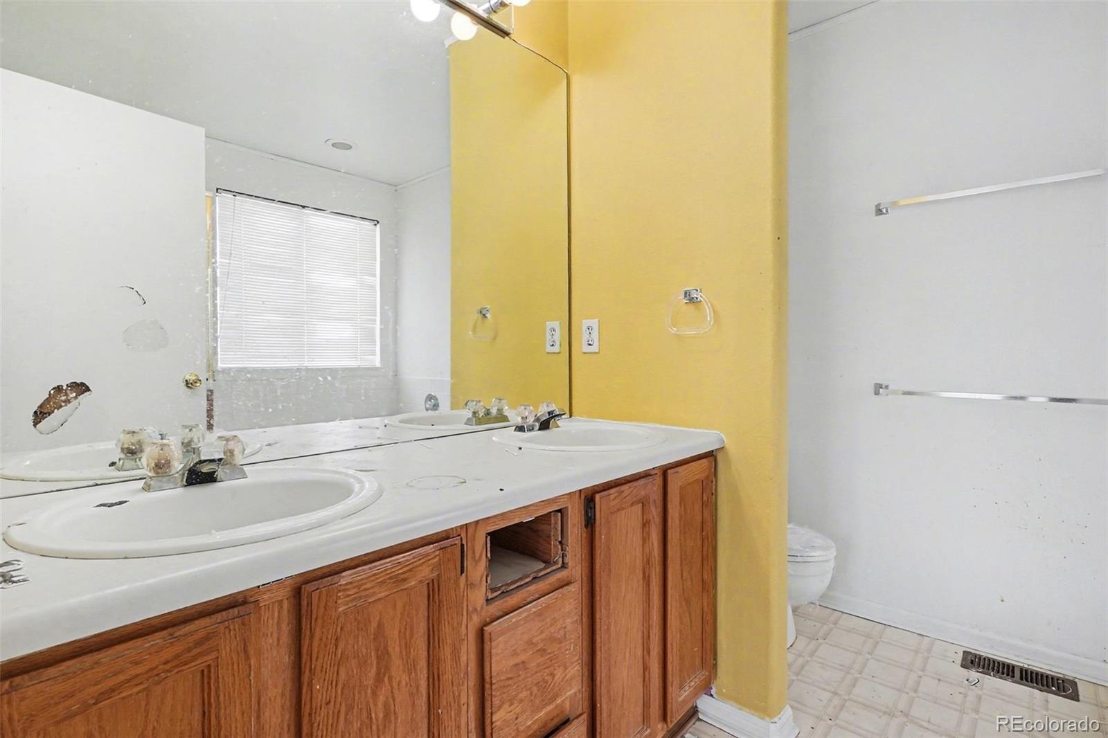MLS Image #3 for 2758 s cathay court,aurora, Colorado