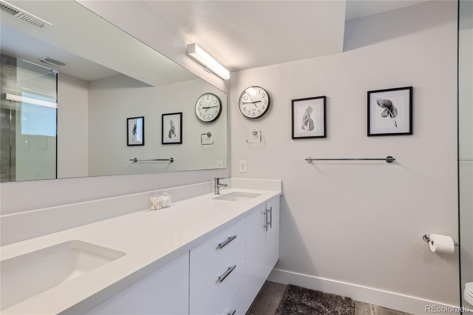 MLS Image #13 for 1424  knox court,denver, Colorado
