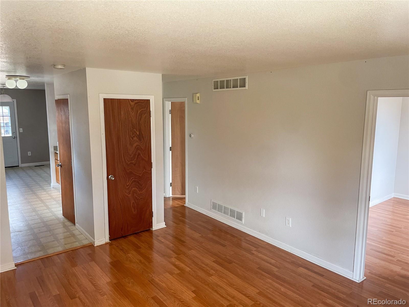 MLS Image #11 for 3029  renshaw street,strasburg, Colorado