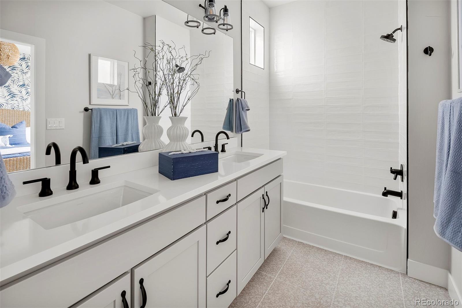 MLS Image #16 for 888 s valentia street,denver, Colorado