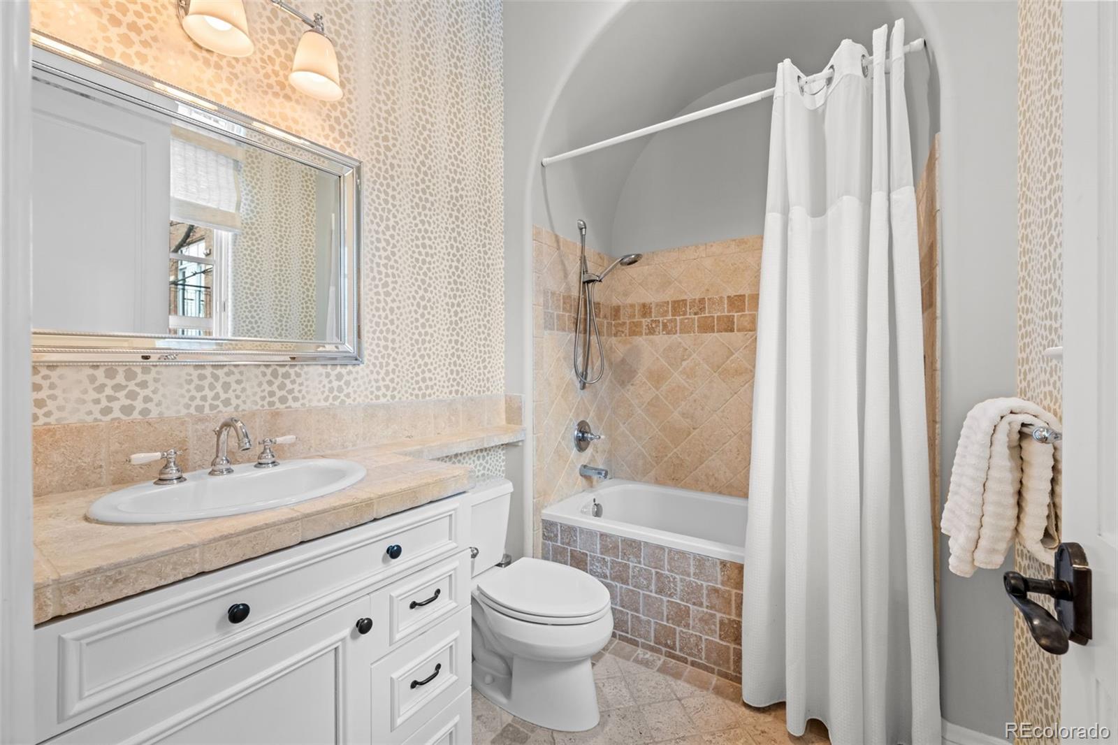 MLS Image #28 for 100 s university boulevard,denver, Colorado