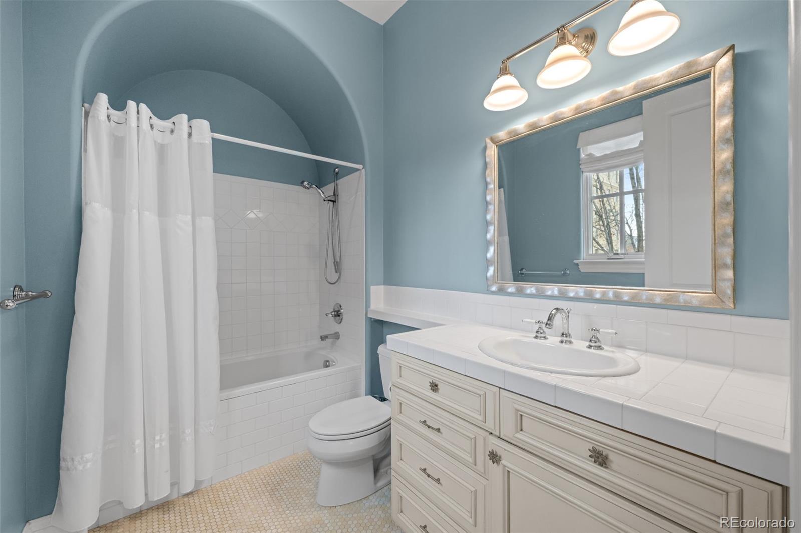 MLS Image #30 for 100 s university boulevard,denver, Colorado