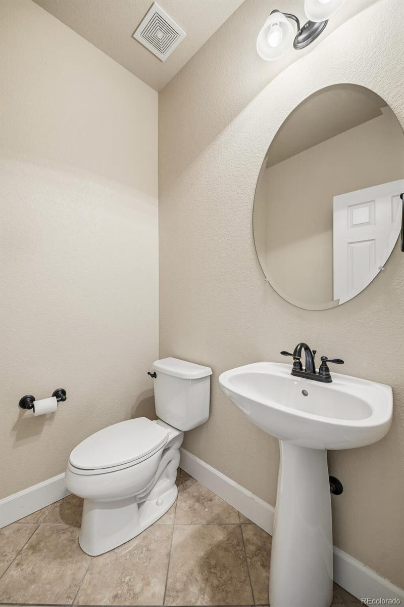 MLS Image #11 for 9763 w hinsdale lane,littleton, Colorado