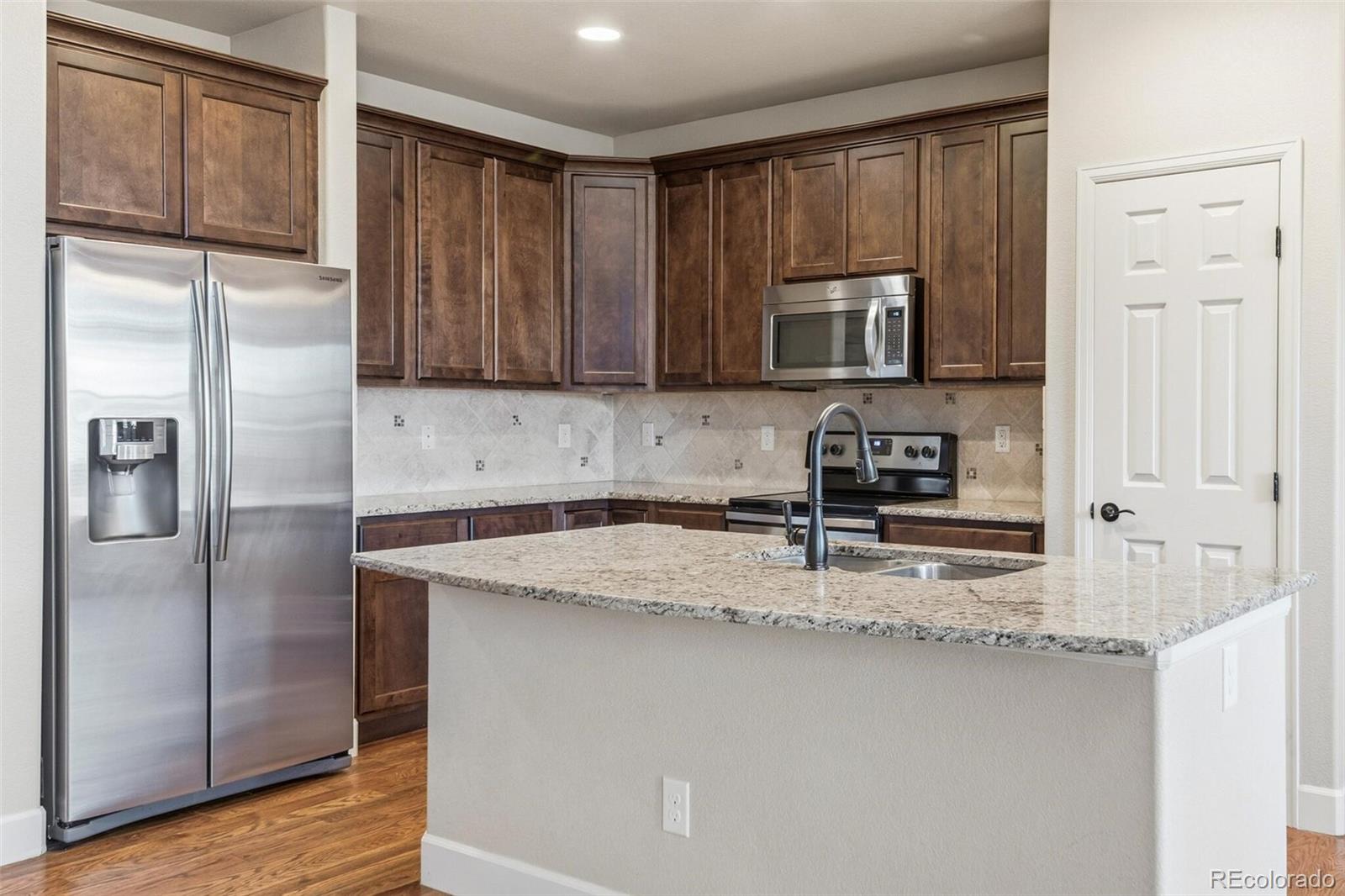 MLS Image #6 for 9763 w hinsdale lane,littleton, Colorado