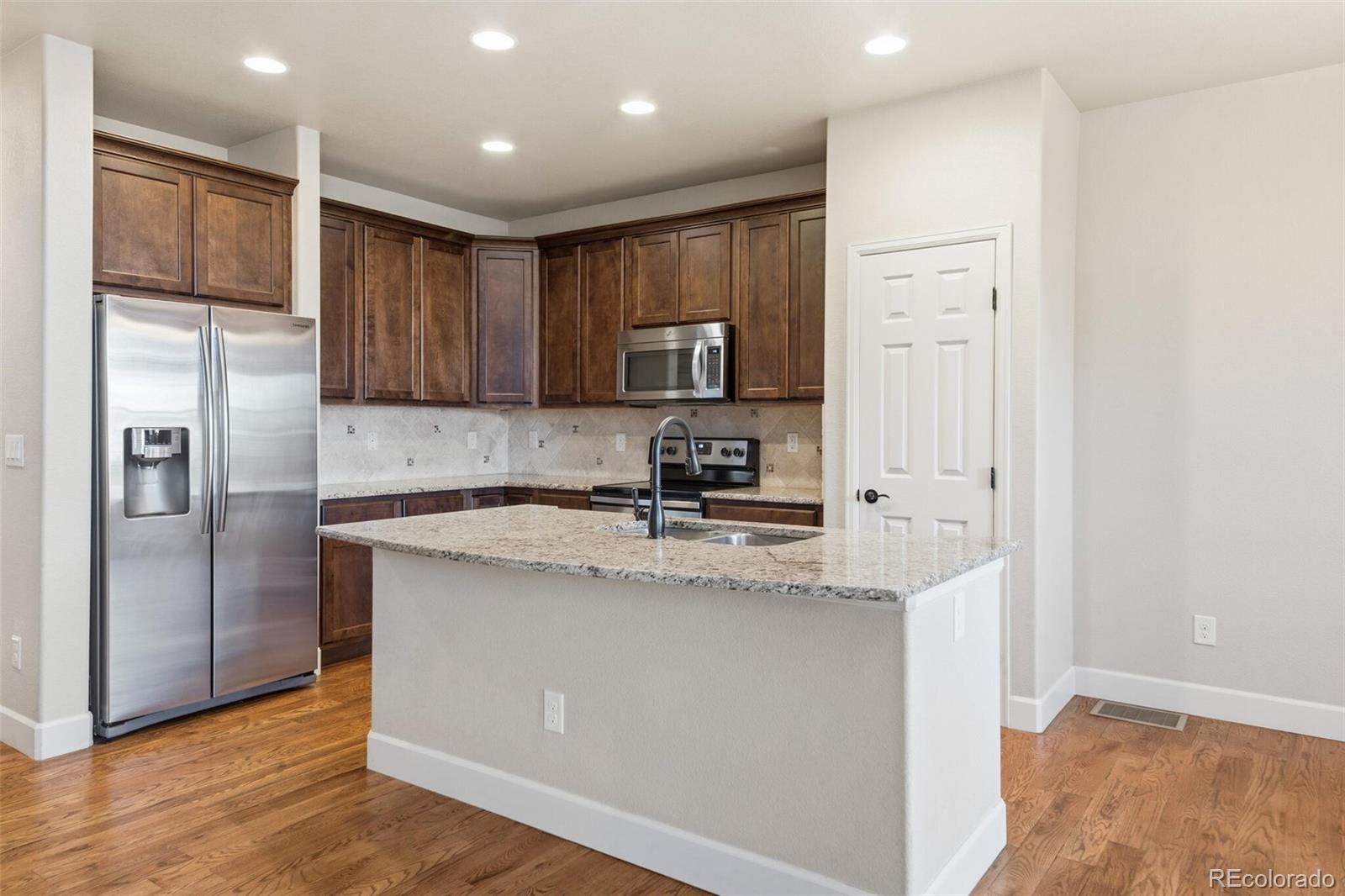 MLS Image #8 for 9763 w hinsdale lane,littleton, Colorado