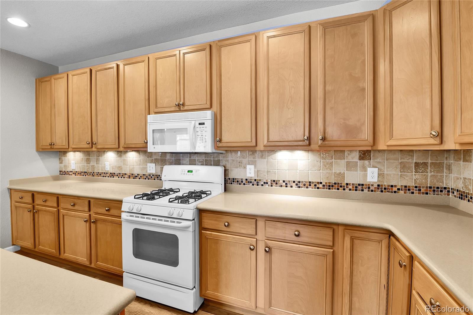MLS Image #9 for 22448 e plymouth circle,aurora, Colorado