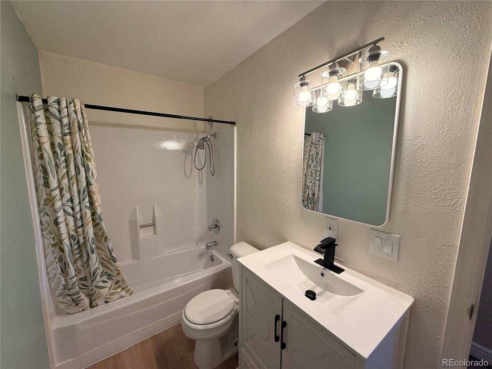 MLS Image #14 for 10722 e exposition avenue,aurora, Colorado