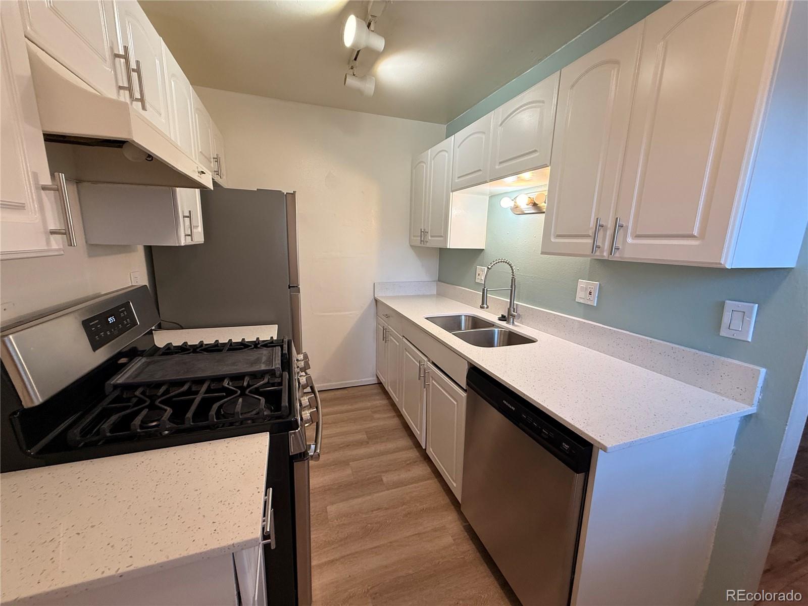 MLS Image #4 for 10722 e exposition avenue,aurora, Colorado