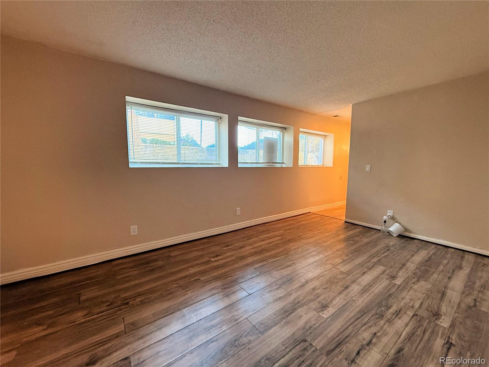 MLS Image #7 for 10722 e exposition avenue,aurora, Colorado