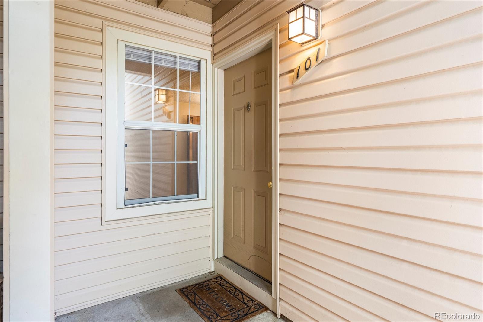 MLS Image #2 for 995 s miller street 101,lakewood, Colorado