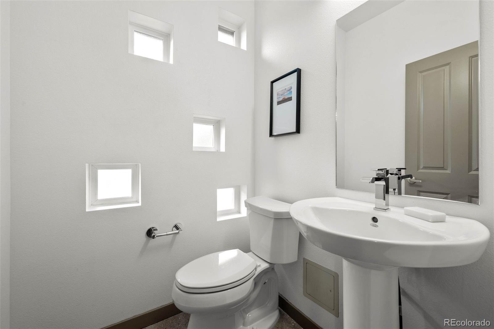MLS Image #5 for 2200  tremont place 5,denver, Colorado