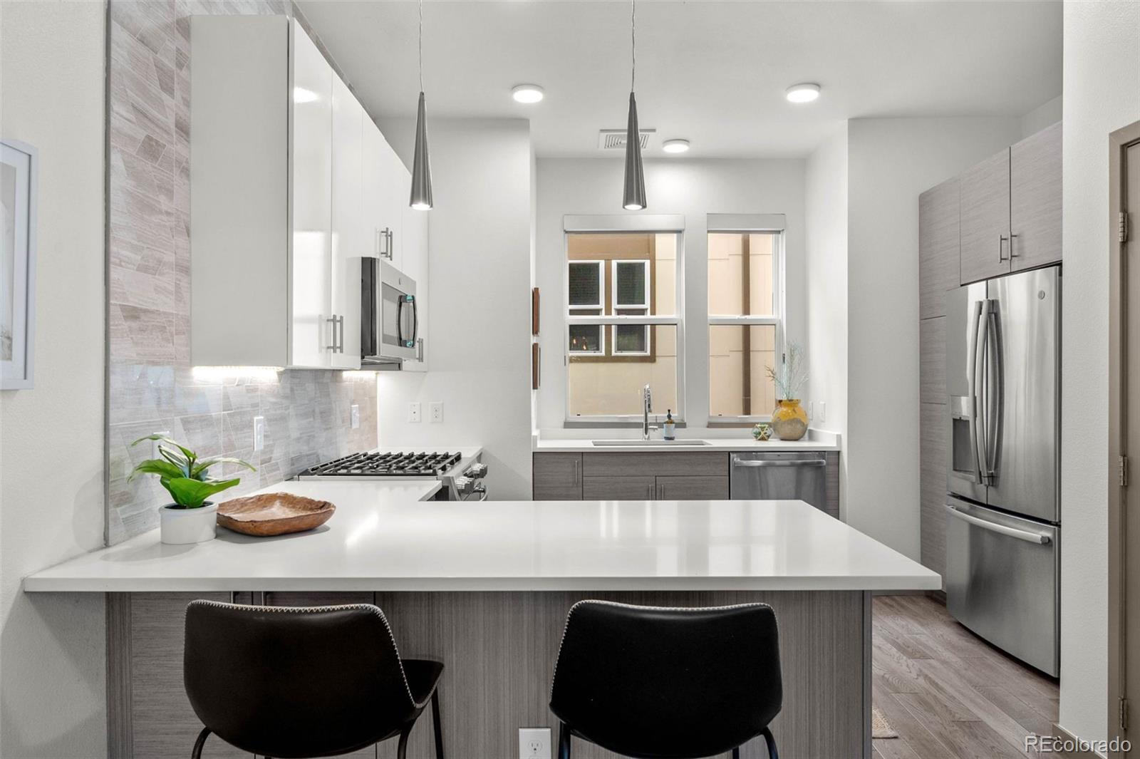 MLS Image #7 for 2200  tremont place 5,denver, Colorado
