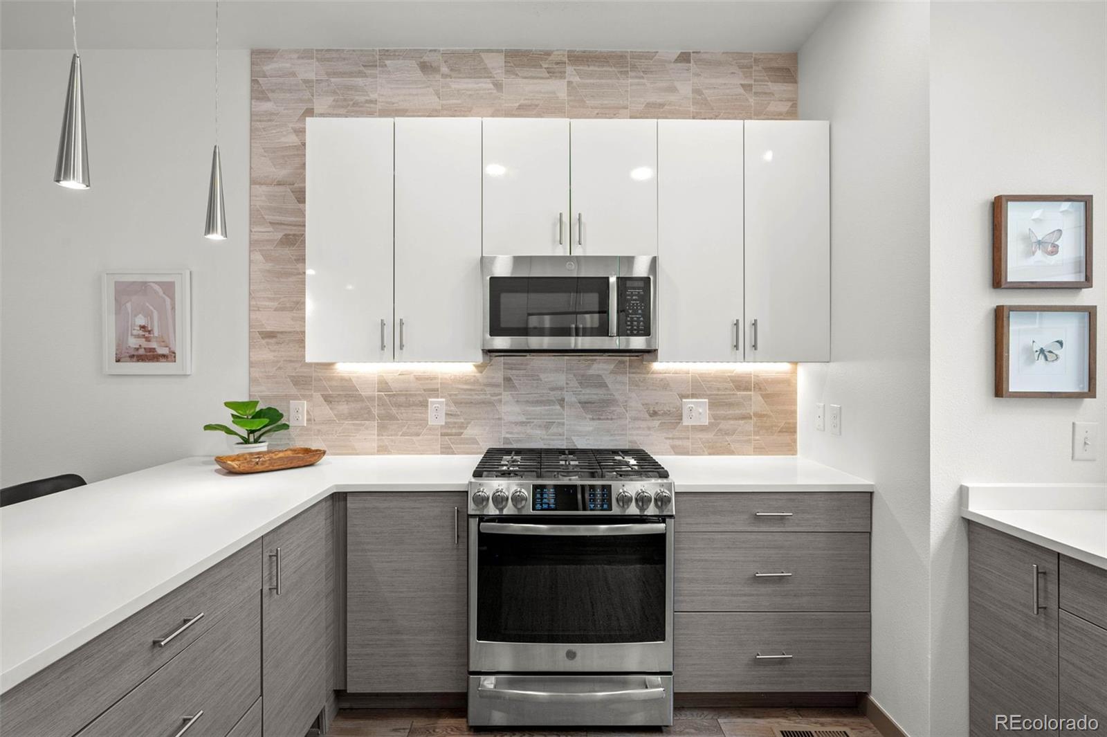 MLS Image #9 for 2200  tremont place 5,denver, Colorado