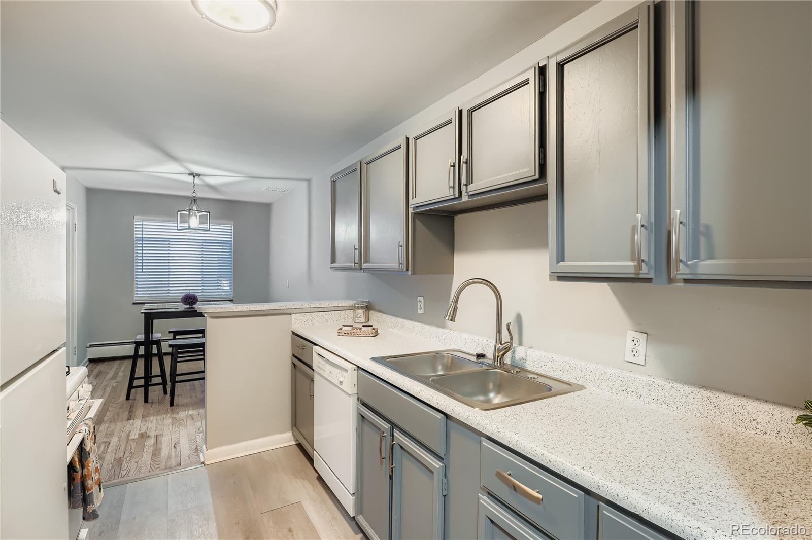 MLS Image #10 for 1375 n williams street 105,denver, Colorado